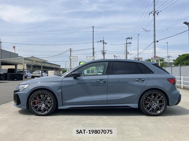 Audi RS3 SPORTBACK 2025-05 6675039-4
