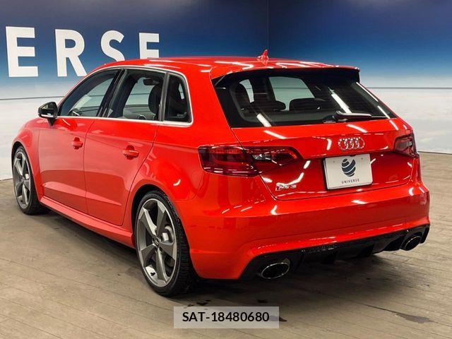 Audi RS3 SPORTBACK 2016-04 6813839-17