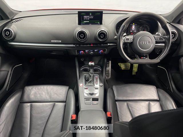 Audi RS3 SPORTBACK 2016-04 6813839-1