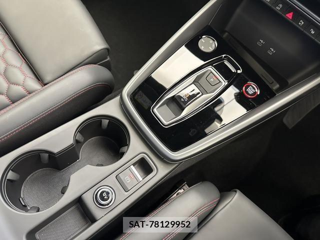 Audi RS3 SPORTBACK 2025-05 6902329-11
