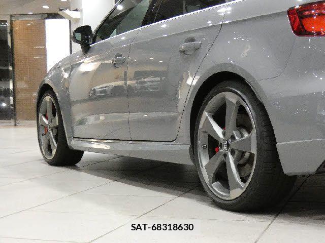 Audi RS3 SPORTBACK 2018-08 7215051-12