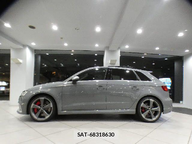 Audi RS3 SPORTBACK 2018-08 7215051-14