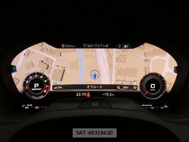 Audi RS3 SPORTBACK 2018-08 7215051-1