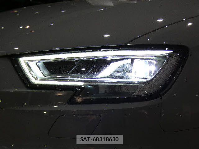 Audi RS3 SPORTBACK 2018-08 7215051-19