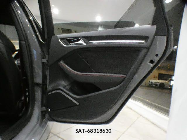 Audi RS3 SPORTBACK 2018-08 7215051-23