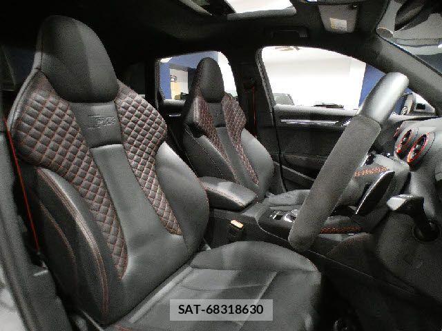 Audi RS3 SPORTBACK 2018-08 7215051-24