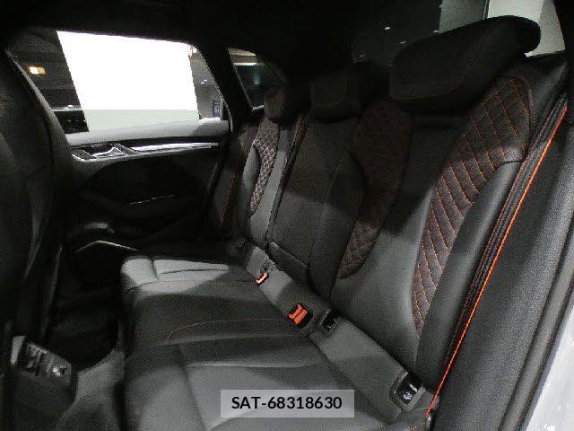 Audi RS3 SPORTBACK 2018-08 7215051-4