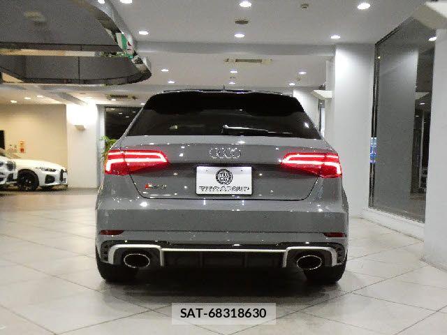 Audi RS3 SPORTBACK 2018-08 7215051-5