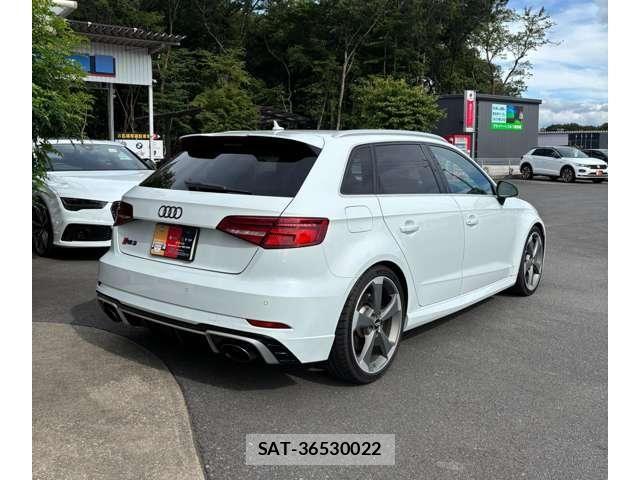 Audi RS3 SPORTBACK 2018-05 7615102-3
