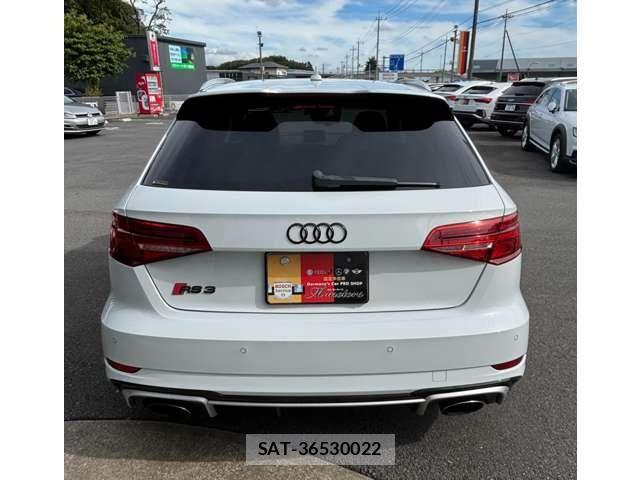 Audi RS3 SPORTBACK 2018-05 7615102-4