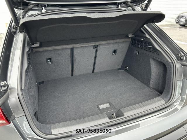 Audi RS3 SPORTBACK 2025-12 8129076-15