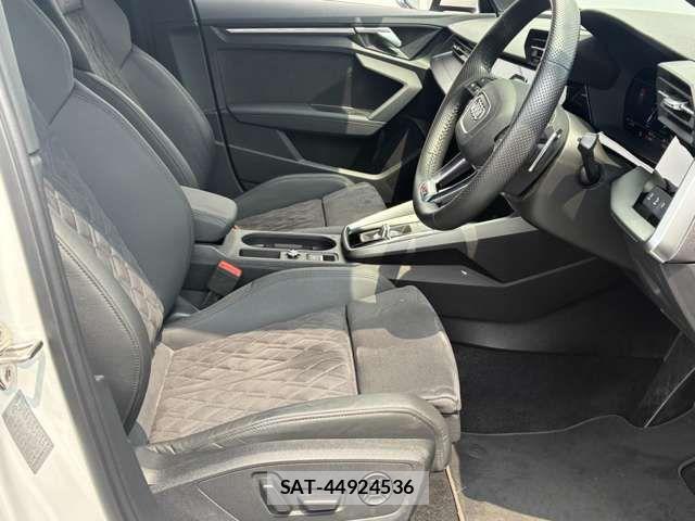 Audi RS3 SPORTBACK 2022-05 8313174-13