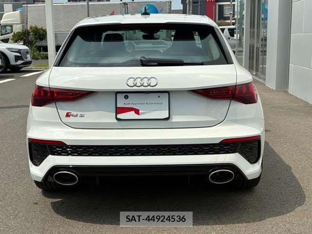 Audi RS3 SPORTBACK 2022-05 8313174-3