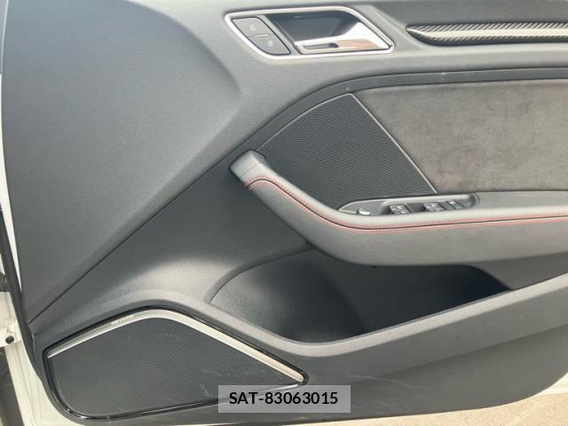 Audi RS3 SPORTBACK 2018-07 8740655-16