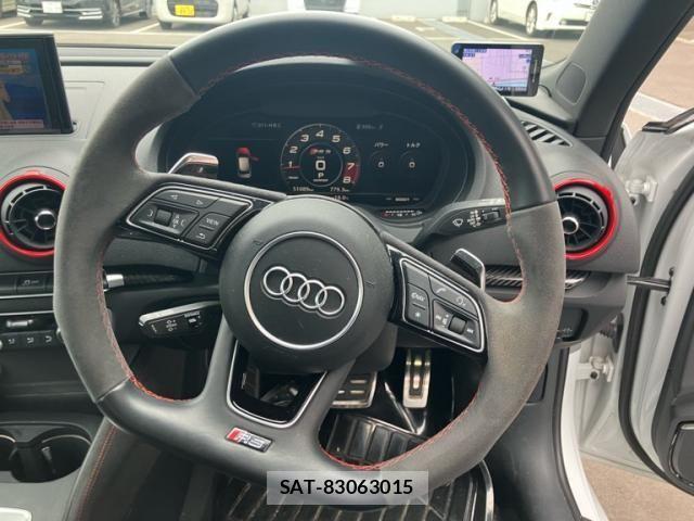 Audi RS3 SPORTBACK 2018-07 8740655-21