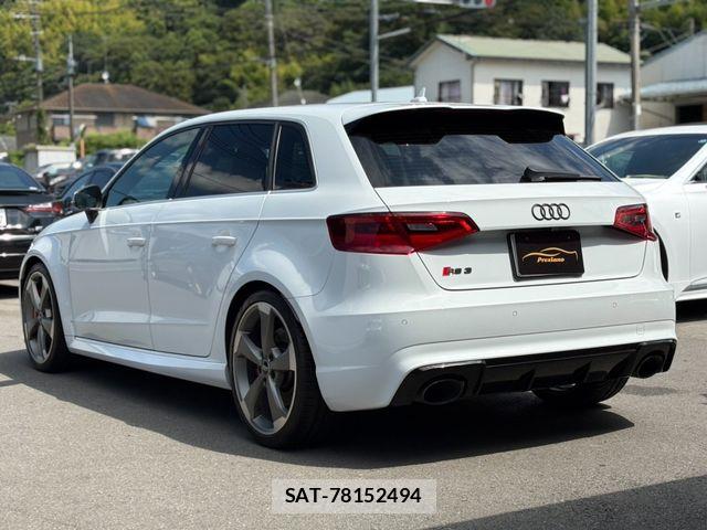 Audi RS3 SPORTBACK 2015-11 8883324-6