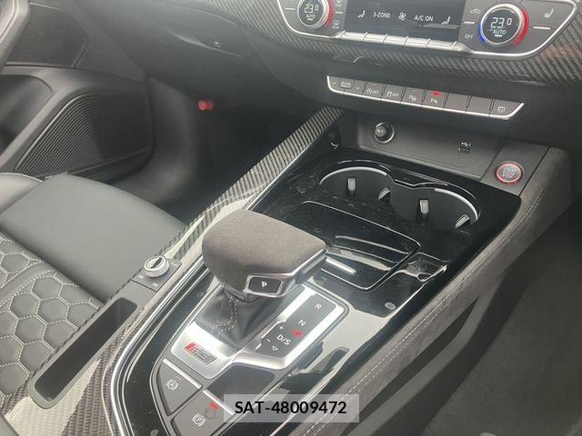 Audi RS4 2023-05 7020048-9