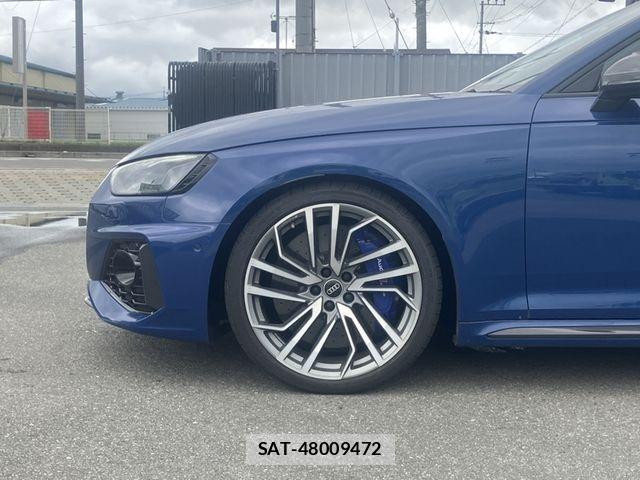 Audi RS4 2023-05 7020048-5