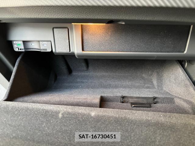 Audi RS4 2023-06 7391408-16