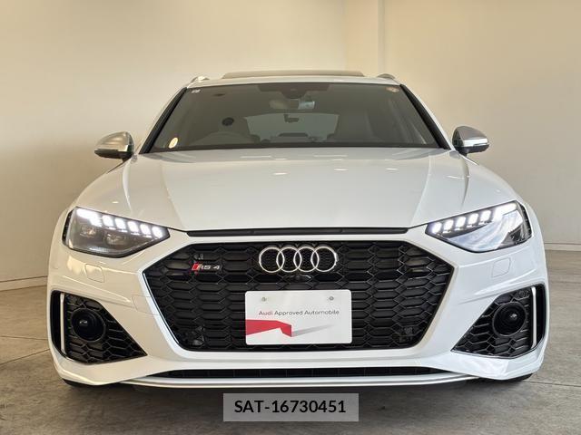 Audi RS4 2023-06 7391408-18