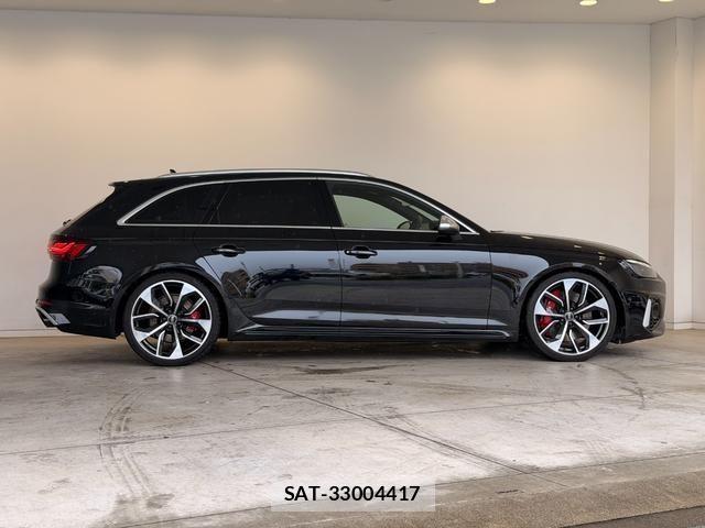 Audi RS4 2022-03 7721005-17