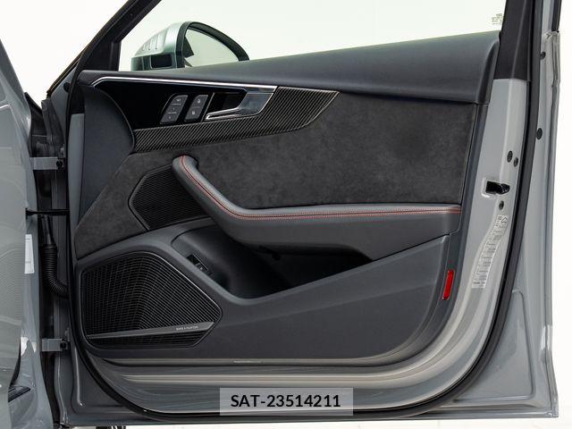 Audi RS4 2021-04 8129078-18