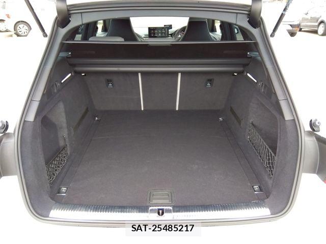 Audi RS4 2021-04 8145500-10