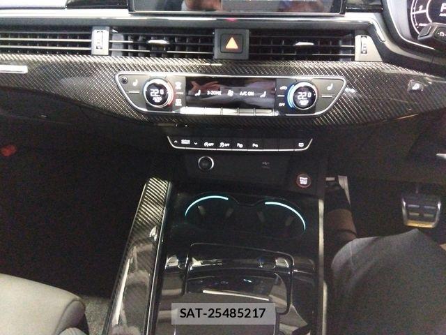 Audi RS4 2021-04 8145500-21