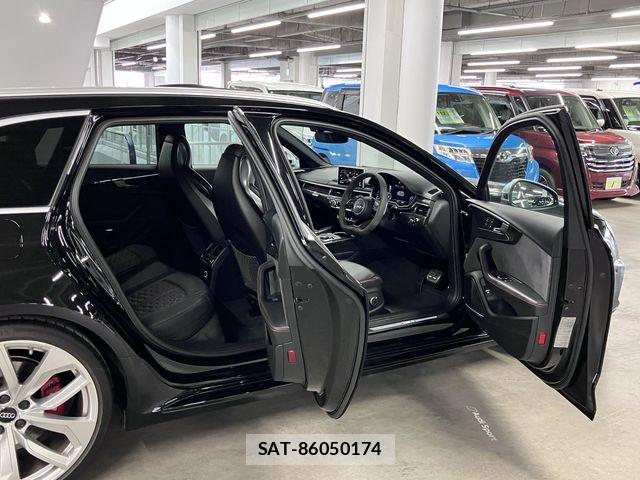 Audi RS4 2019-09 8740656-10