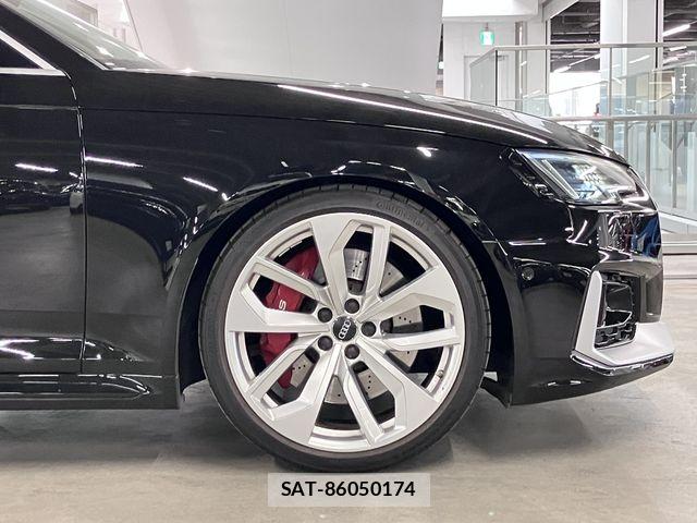 Audi RS4 2019-09 8740656-28
