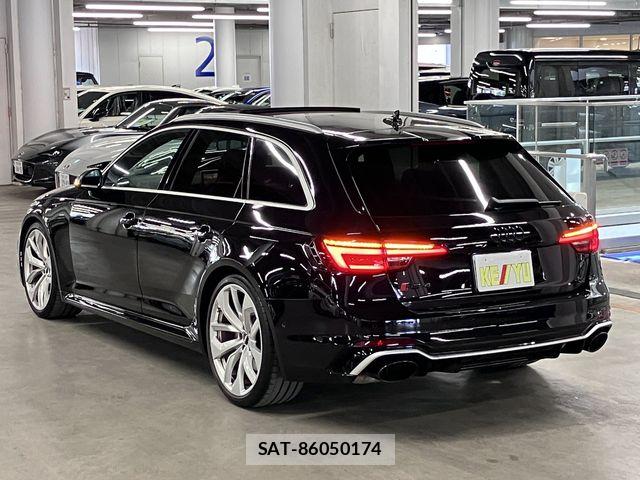 Audi RS4 2019-09 8740656-6