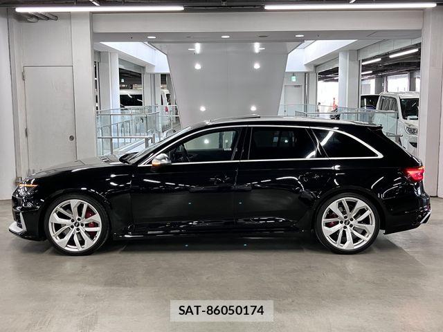 Audi RS4 2019-09 8740656-8