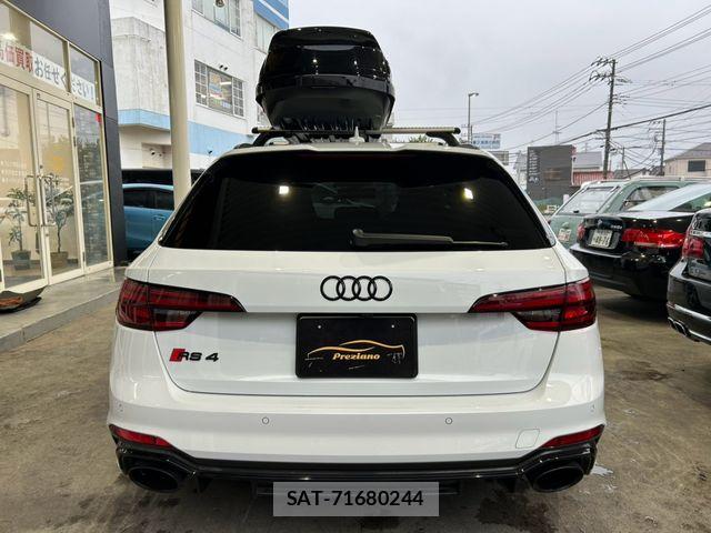 Audi RS4 2019-08 8883327-5