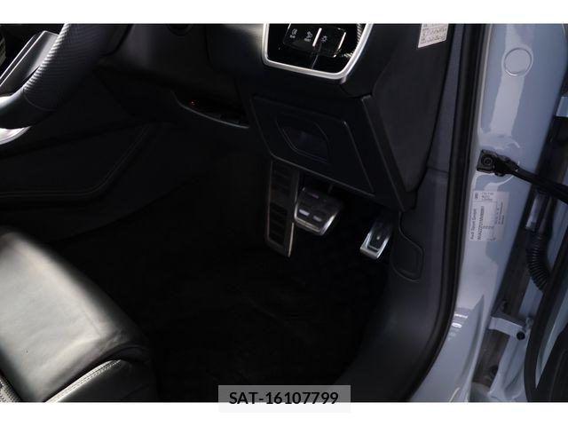 Audi RS6 2022-01 5860382-22