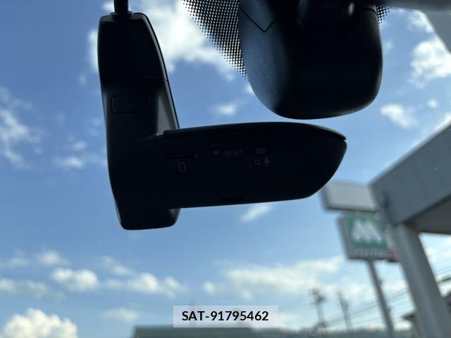 Audi RS6 2017-04 8206422-24