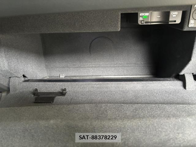 Audi RS7 2021-10 7615104-16