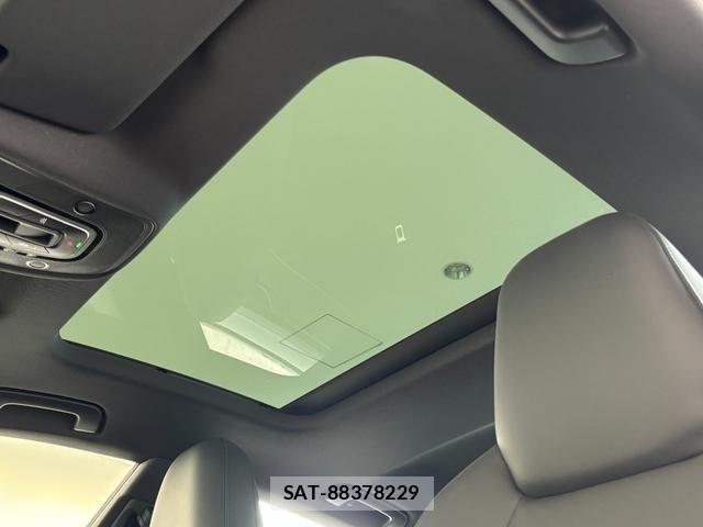 Audi RS7 2021-10 7615104-7