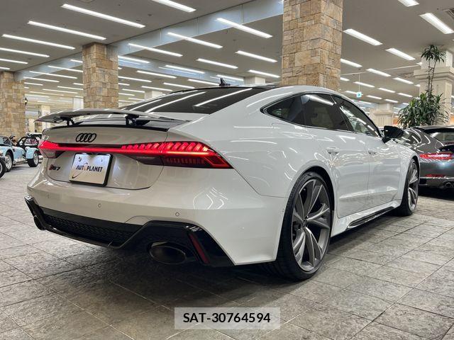 Audi RS7 2023-06 8206423-10