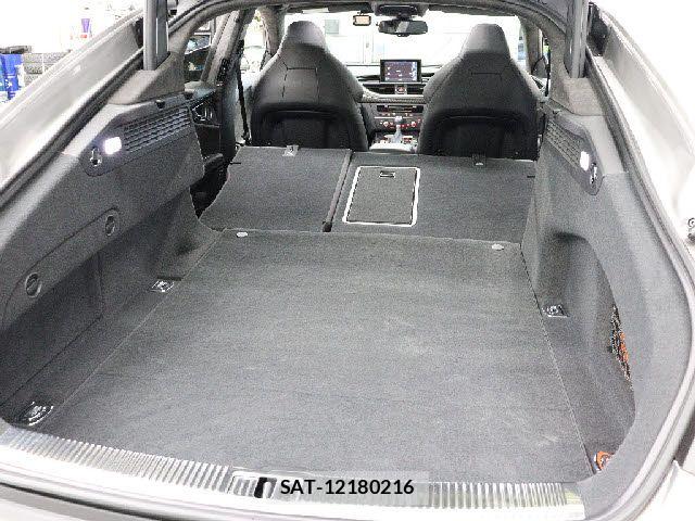 Audi RS7 2018-04 8740658-6