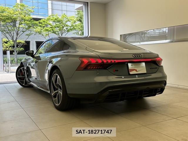 Audi E-TRON 2024-11 8313170-2