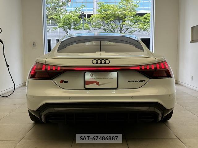Audi E-TRON 2022-03 8313175-16