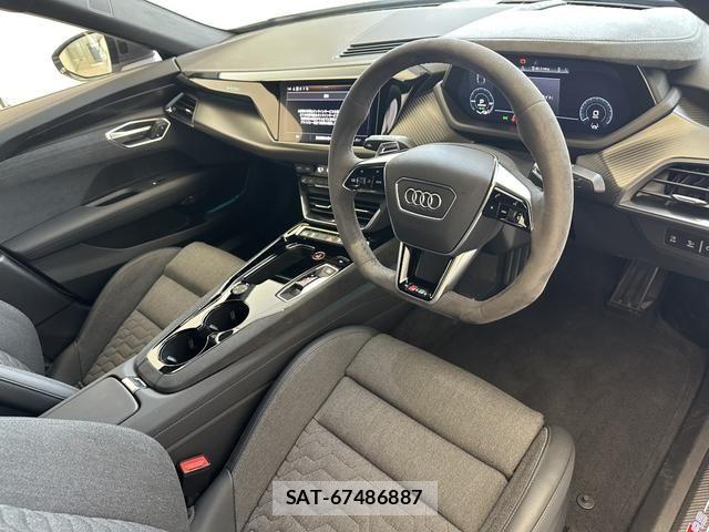 Audi E-TRON 2022-03 8313175-1