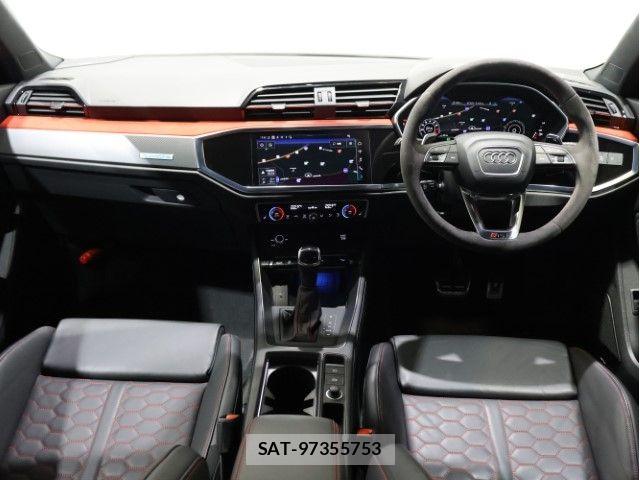 Audi RS Q3 2024-07 4930160-2