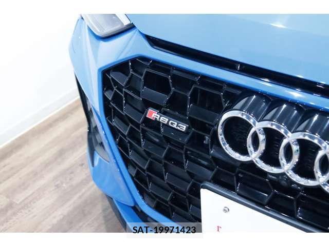Audi RS Q3 2021-12 5860377-9