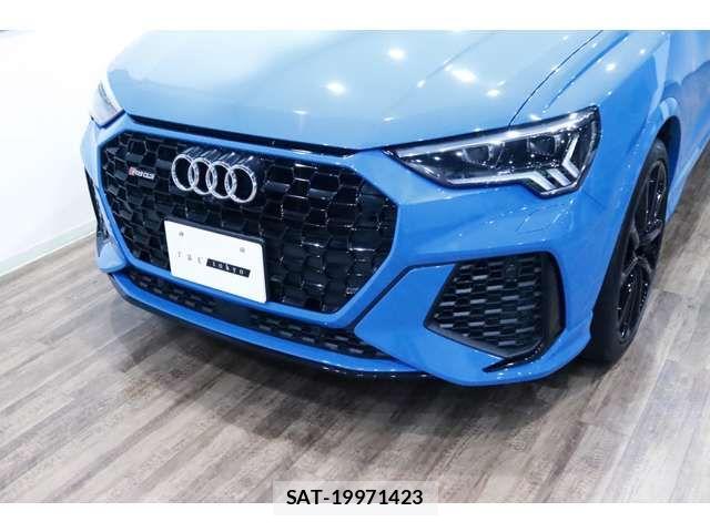 Audi RS Q3 2021-12 5860377-8