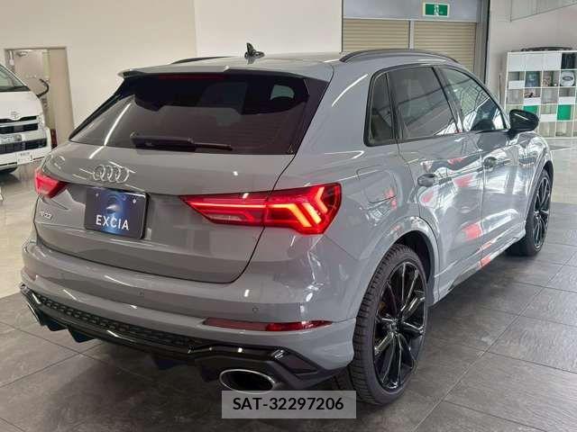 Audi RS Q3 2021-03 7960570-9
