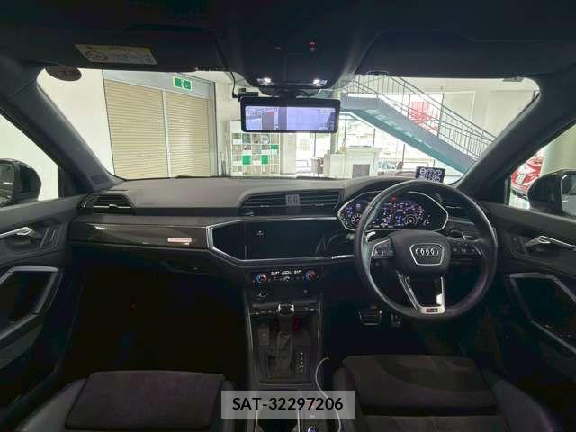 Audi RS Q3 2021-03 7960570-16