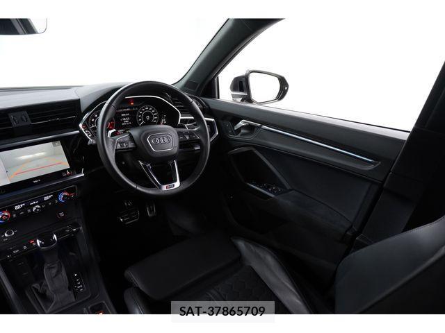 Audi RS Q3 2023-07 1822614-12