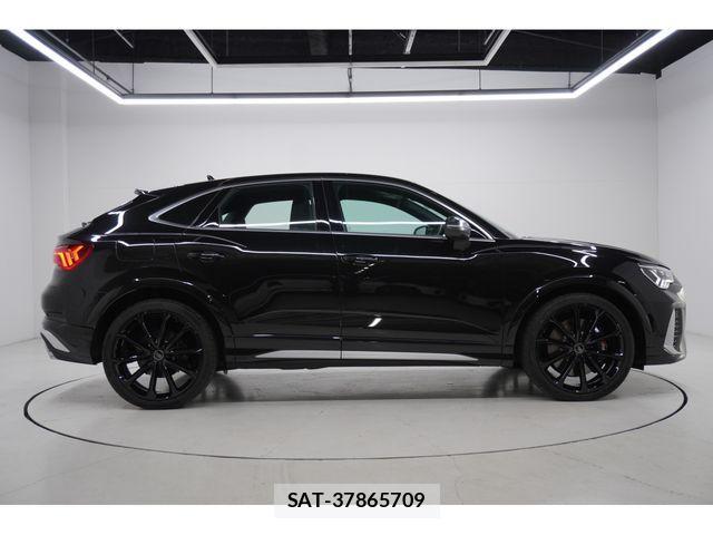 Audi RS Q3 2023-07 1822614-3