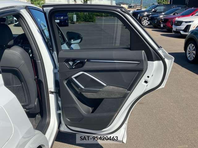 Audi RS Q3 2023-04 7325775-16